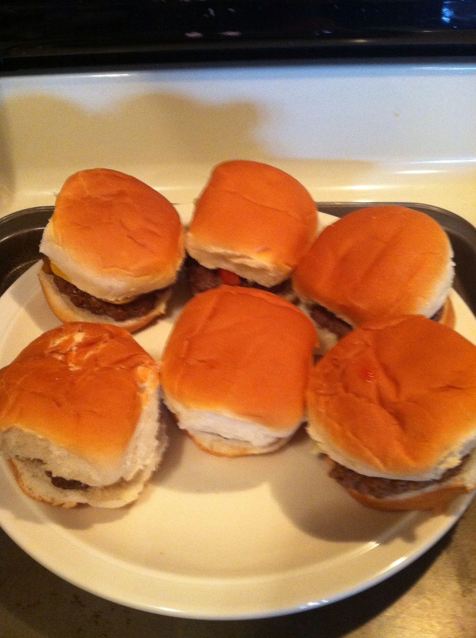 Put the top buns on and enjoy!