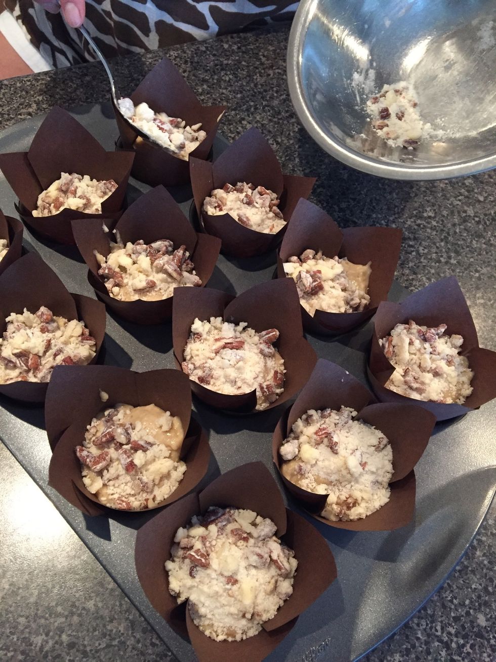 Put the topping onto the muffin mixture