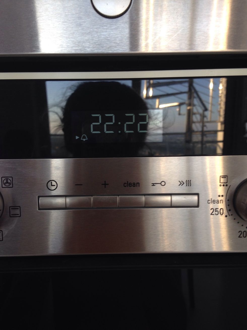 Put them in the oven at 200 degrees and on 23 minutes ( got a little bit late with taking the picture on time...)