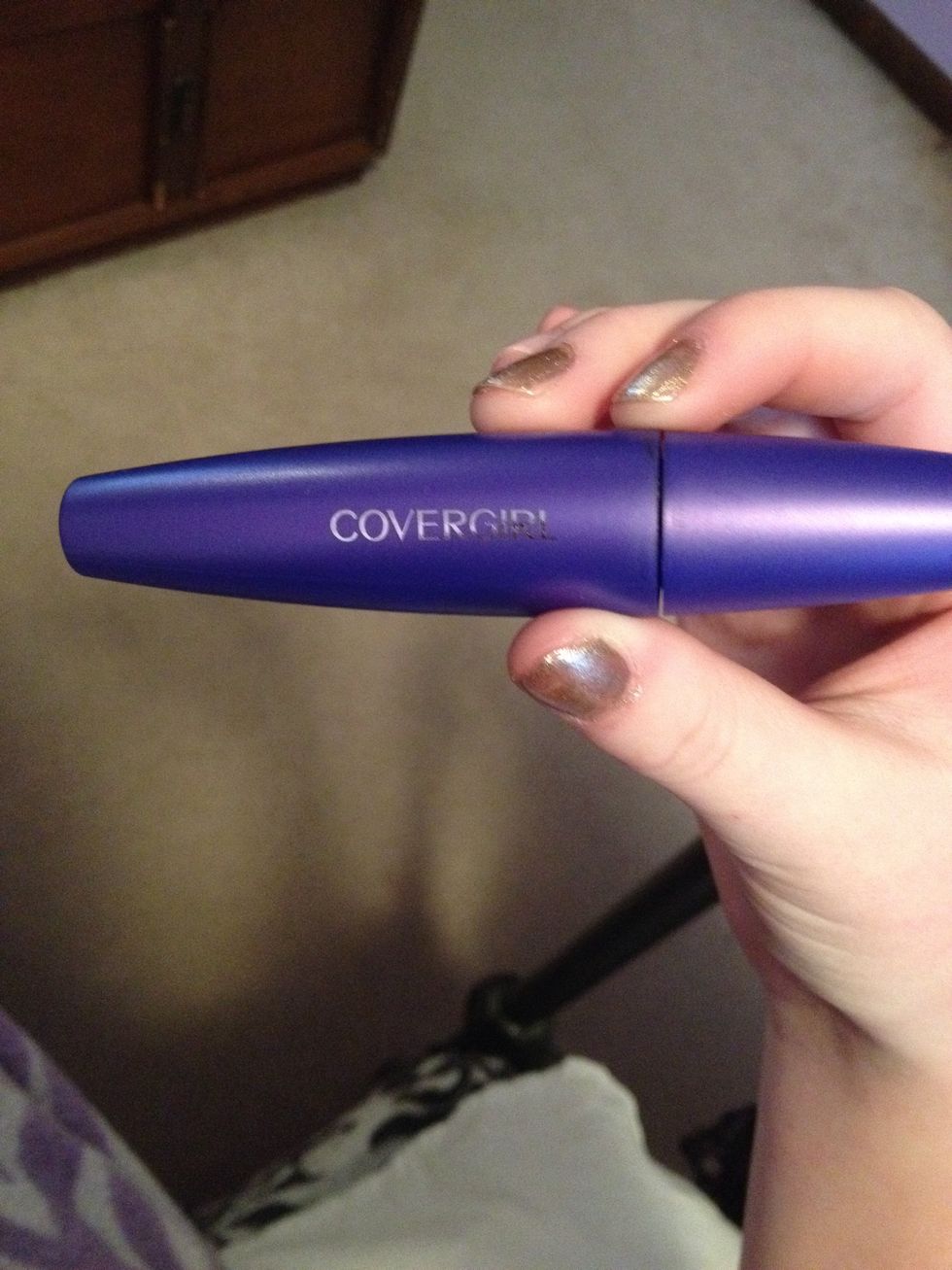 Put this mascara on your upper lashes