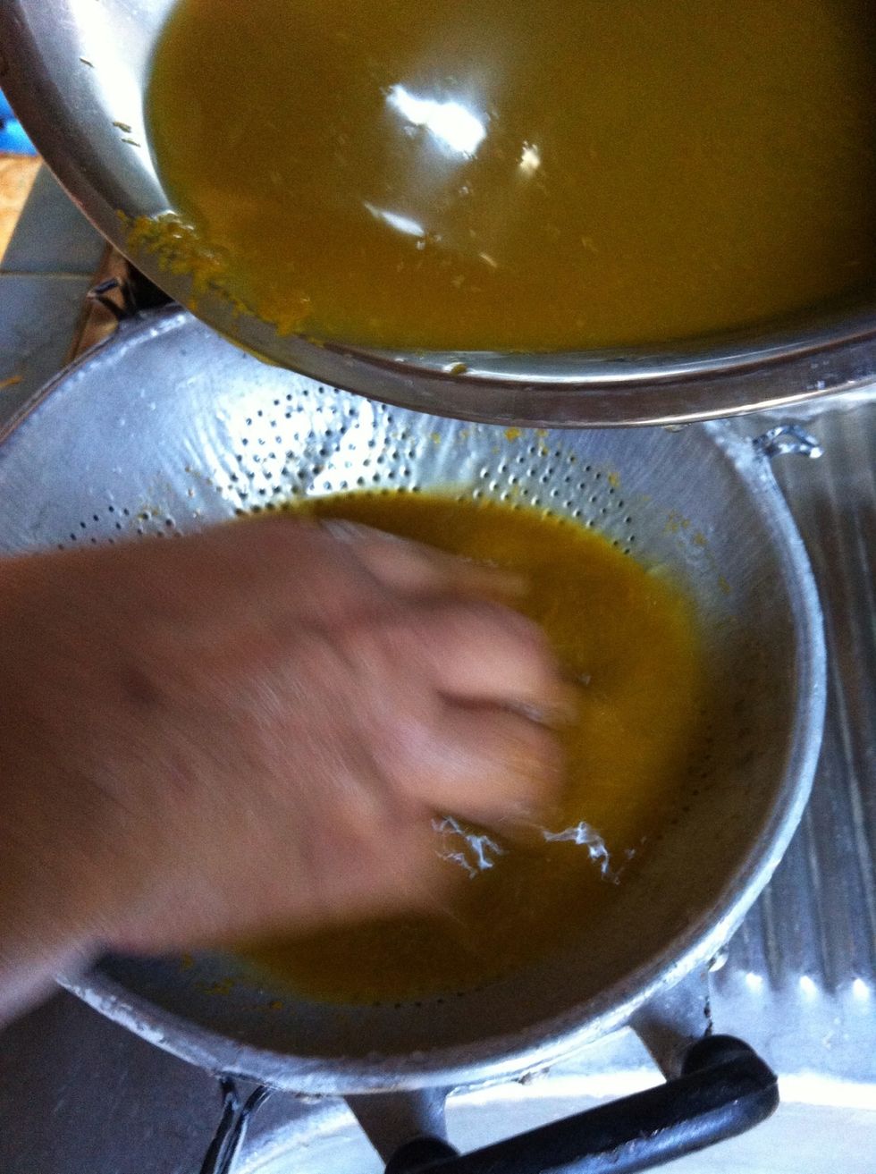 Put to disappear with water 1 blow and filtering separate a garbage.