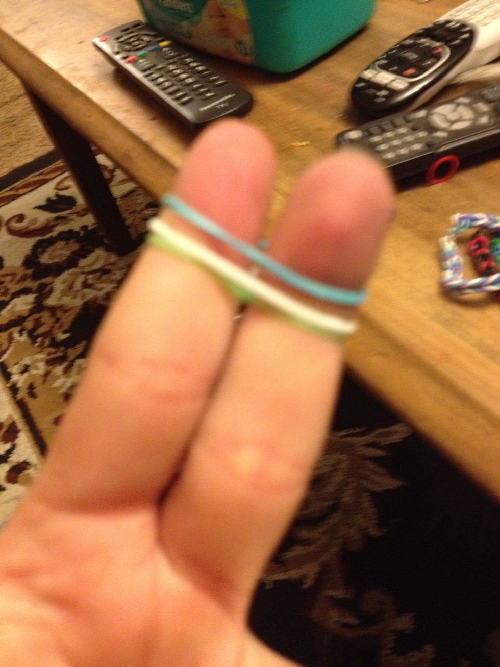 Put two other colors on top of the figure eight