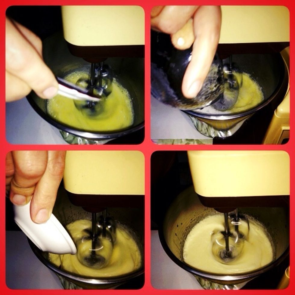 Put vanilla powder, sugar and mix, Then put oil then mix.