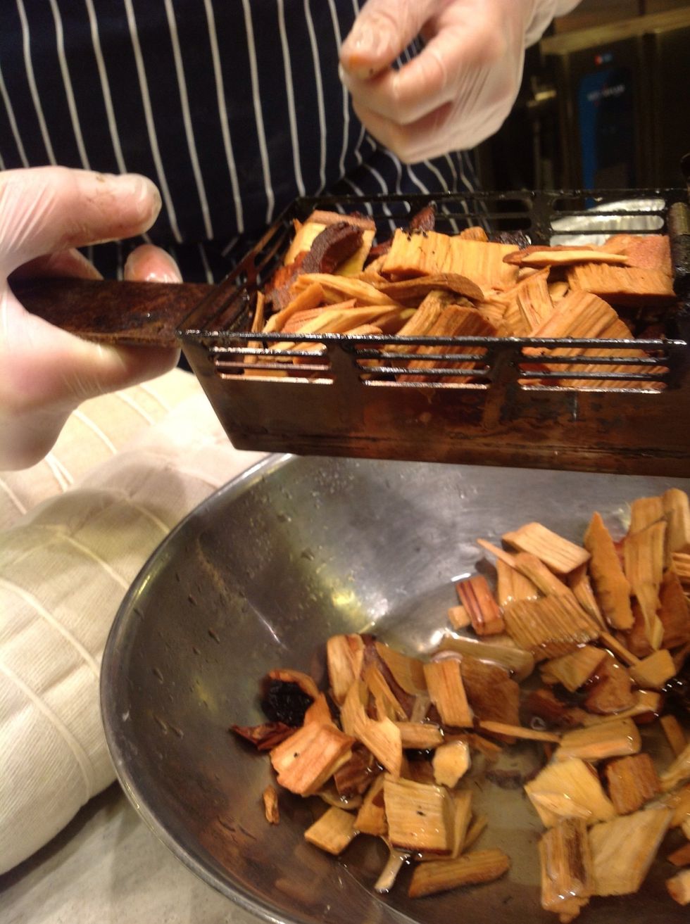 Put wet chips into smoke box