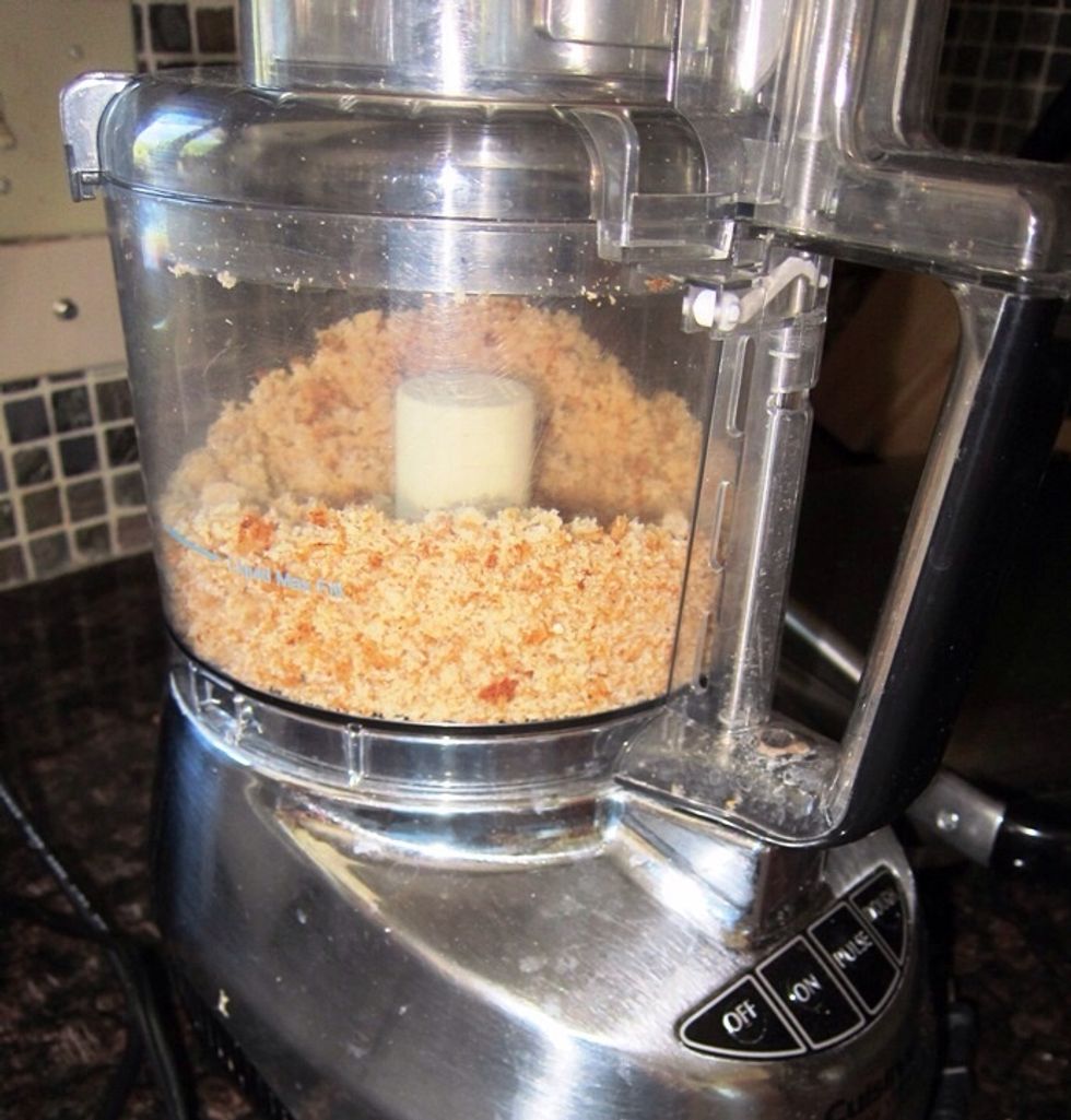 Put white bread into food processor and process until crumbed, then place in a bowl and add extra tasty cheese, green onions and prosciutto. Mix well to combine season to pasta