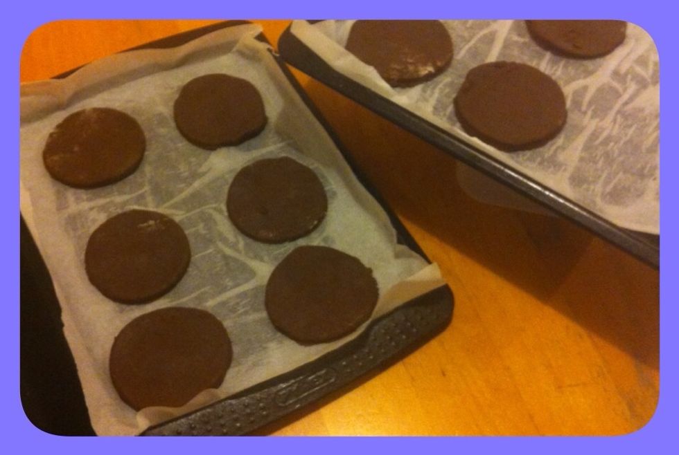 Put your cookies on the trays