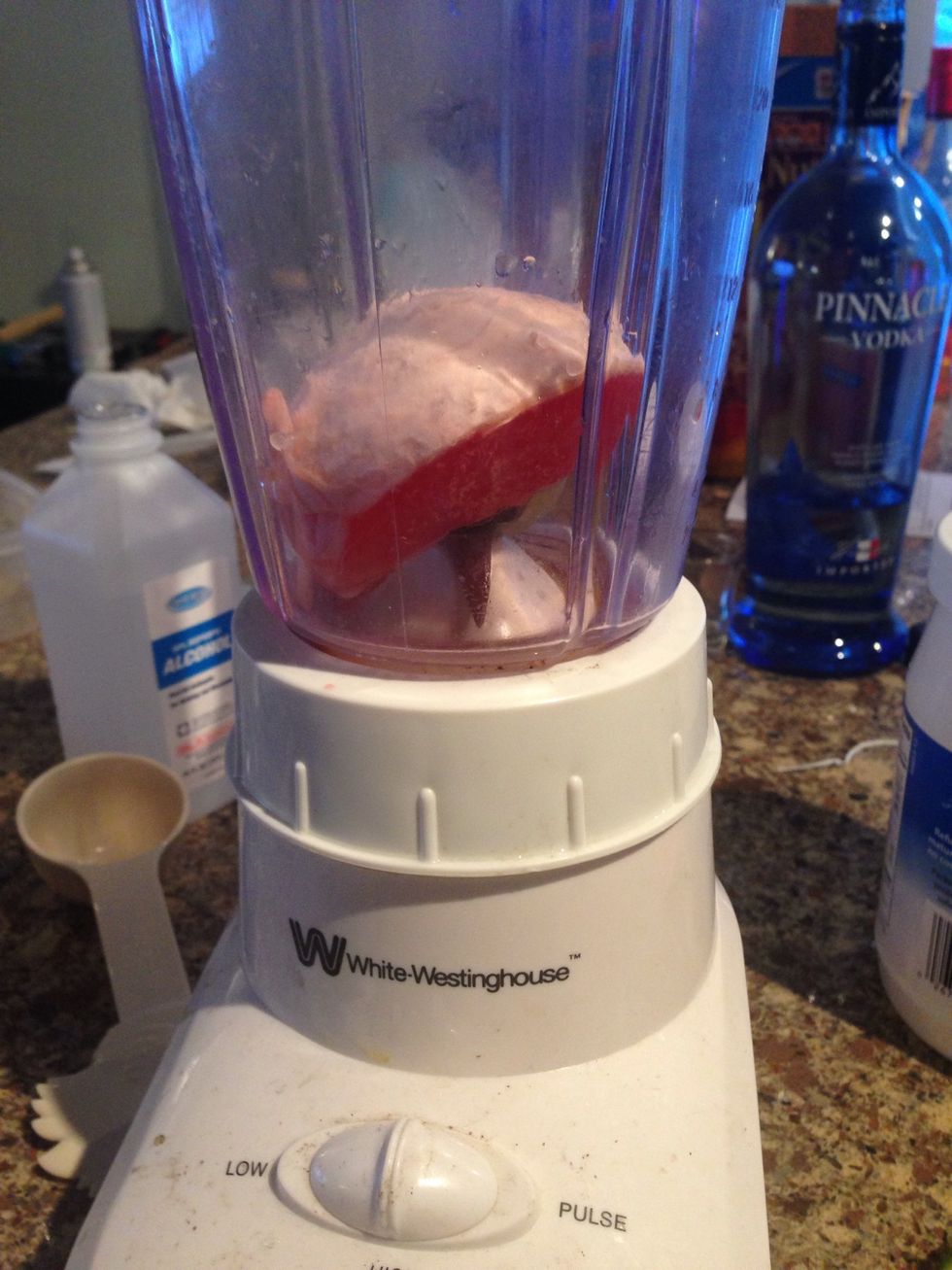 Put your grapefruit and lime into your blender. Blend it until it becomes pure juice.