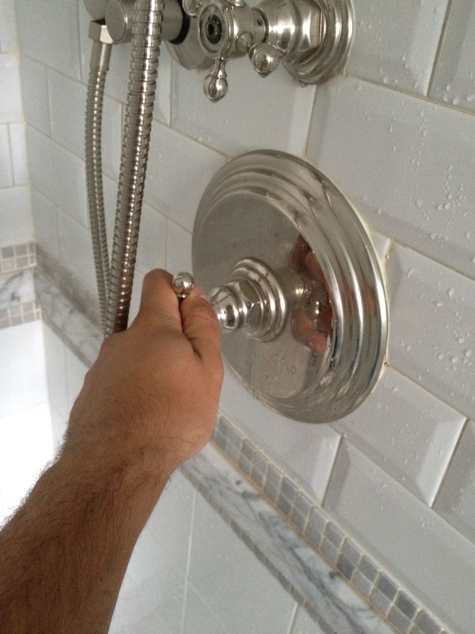 How to turn on the shower B+C Guides