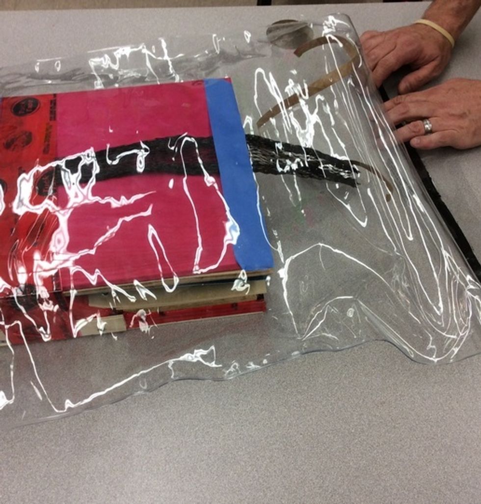 Put your seal in the bag before starting When sealing the bag with tar tap, make sure that you press in all the grey spots so that you know it is properly sealed be sure to check the corners well then