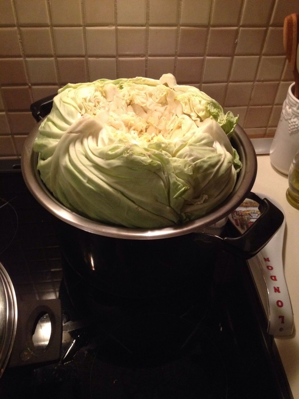 Put your white cabbage on the pan. If you pan is small don't worry. It will melt down.