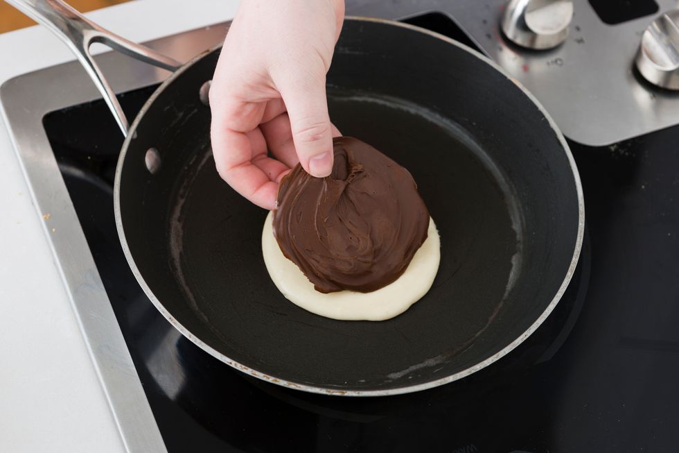 Quickly add a frozen Nutella disc.
