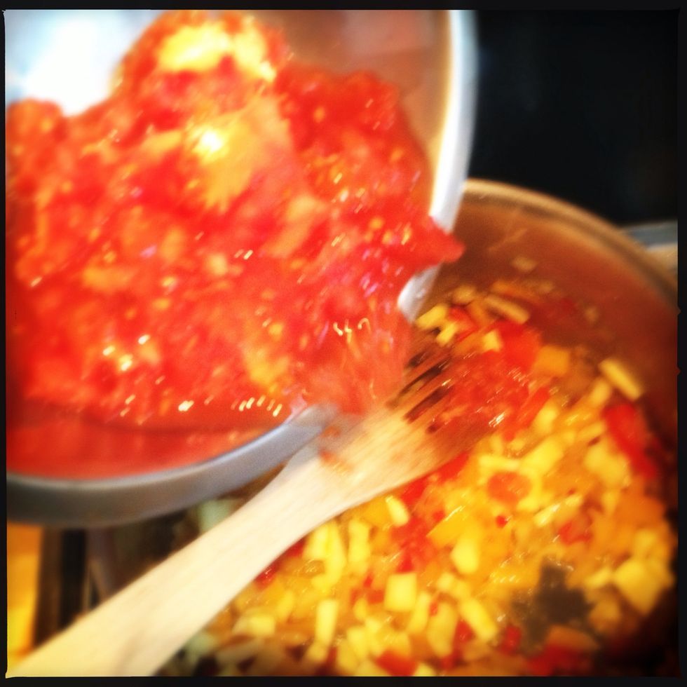 Quickly after the zucchini you can add the inside of the hollowed tomatoes.