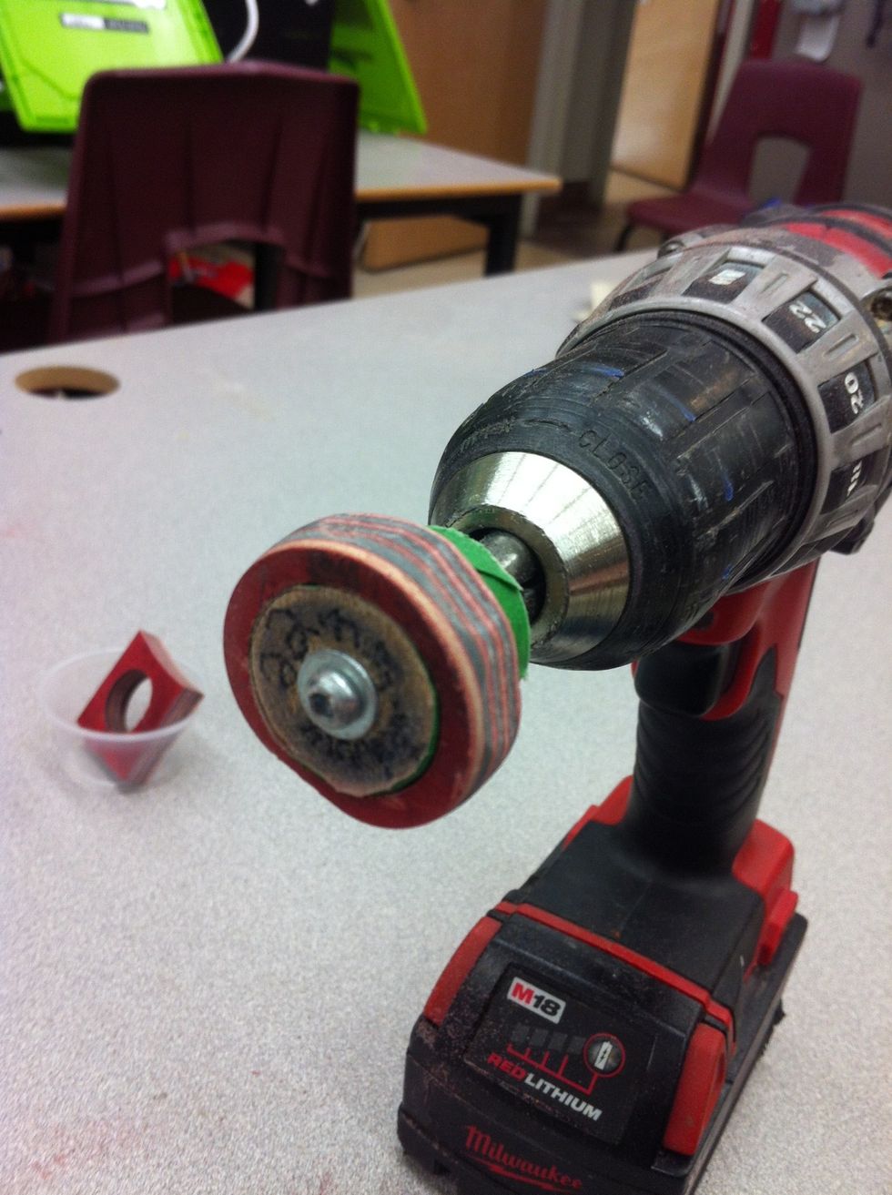 Rand your ring and the edges of your ring by sanding with 80 grit sand paper.