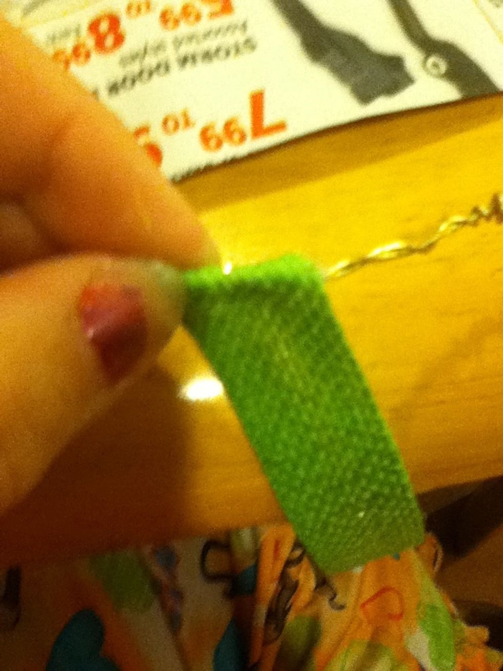 Rap ribbon on the glue