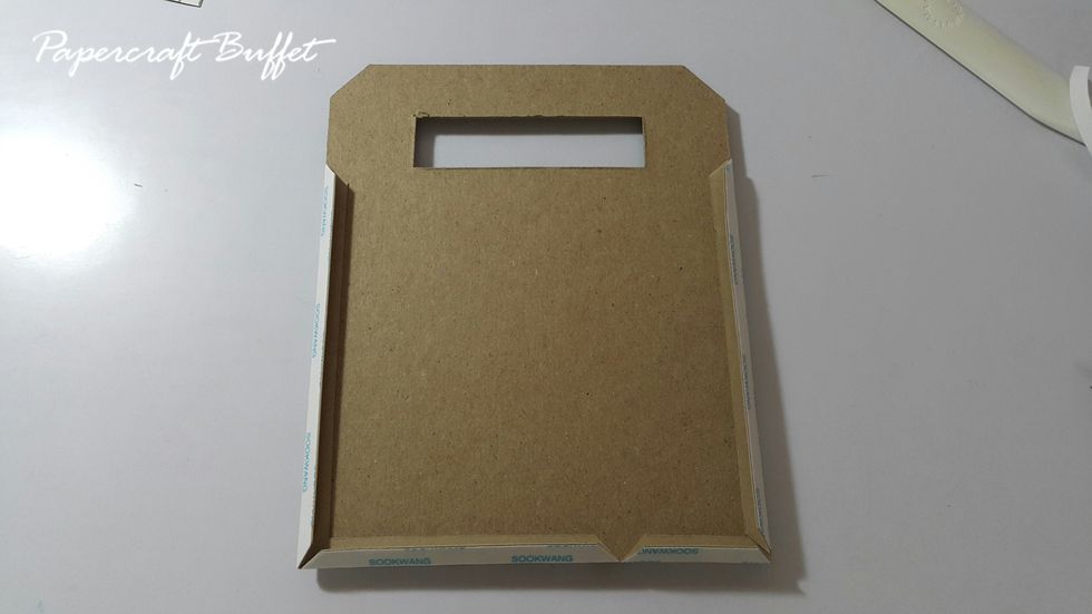 Ready chipboard 5-1/4"x6-1/2", cut a hole of 3"x3-3/4" in the middle for handle (from 3/4" of the top), trim a corner to give nice shape (1/2")