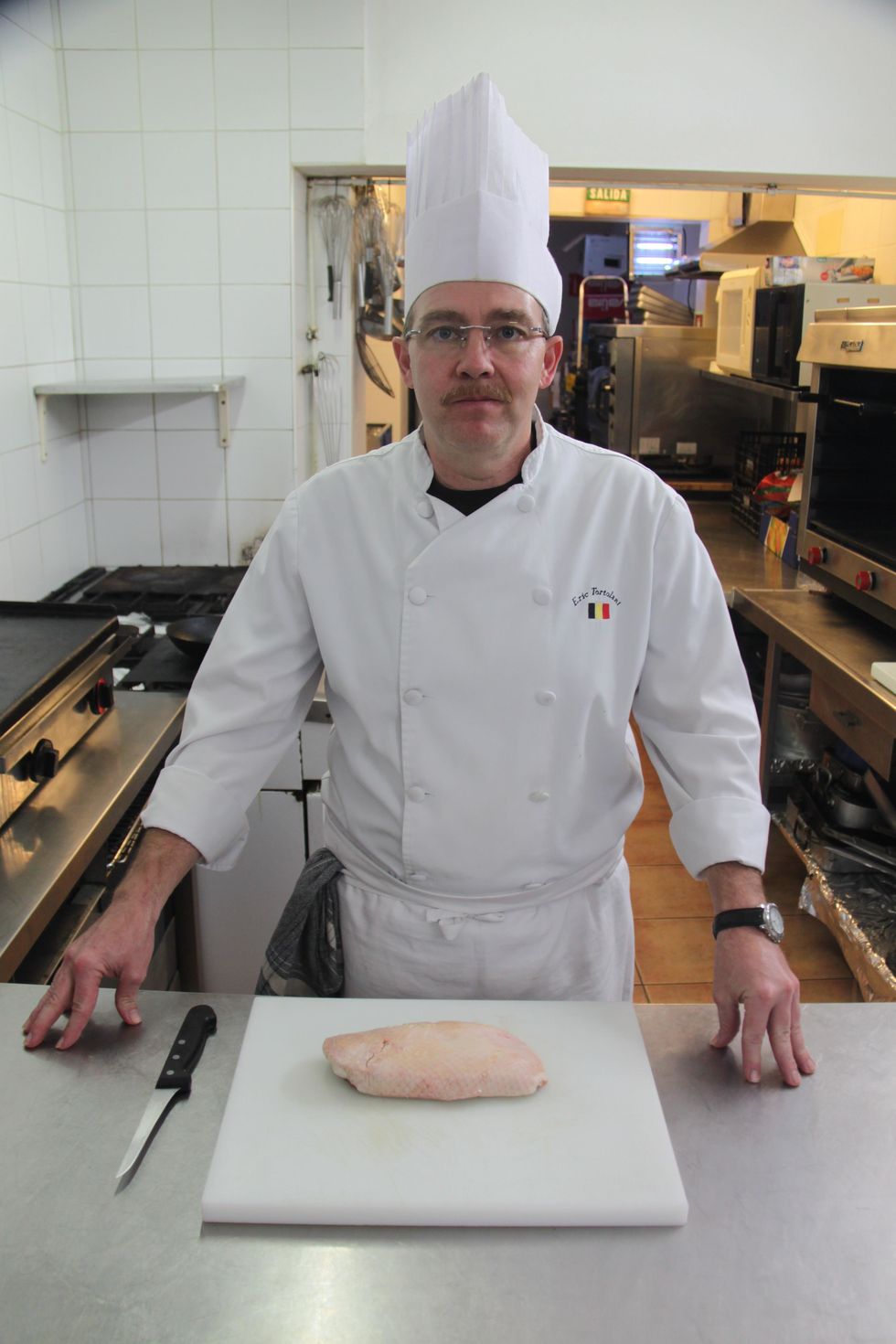 Ready to clean the excess fat duck
