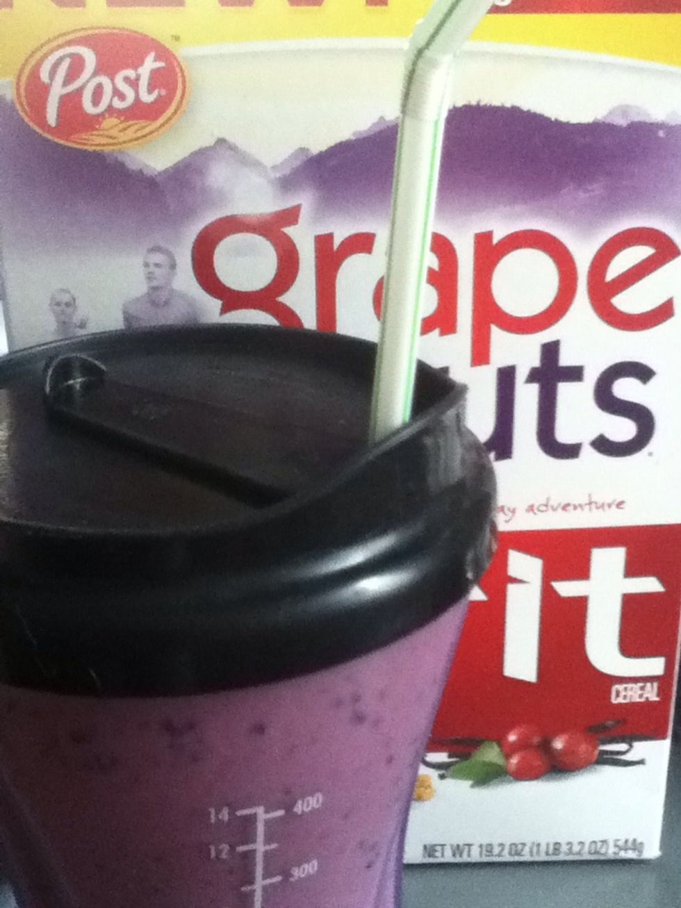 Ready to go w/a side of my fave cereal in a baggy. .Each day I'm learning to make better food choices for myself, my weight, and energy levels. Before: \ud83d\udeb6\ud83d\ude47\ud83d\ude25 After: \ud83c\udfc3\ud83d\udc83\ud83d\udc6f