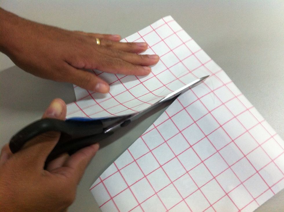 recortamos  contorno com tesoura