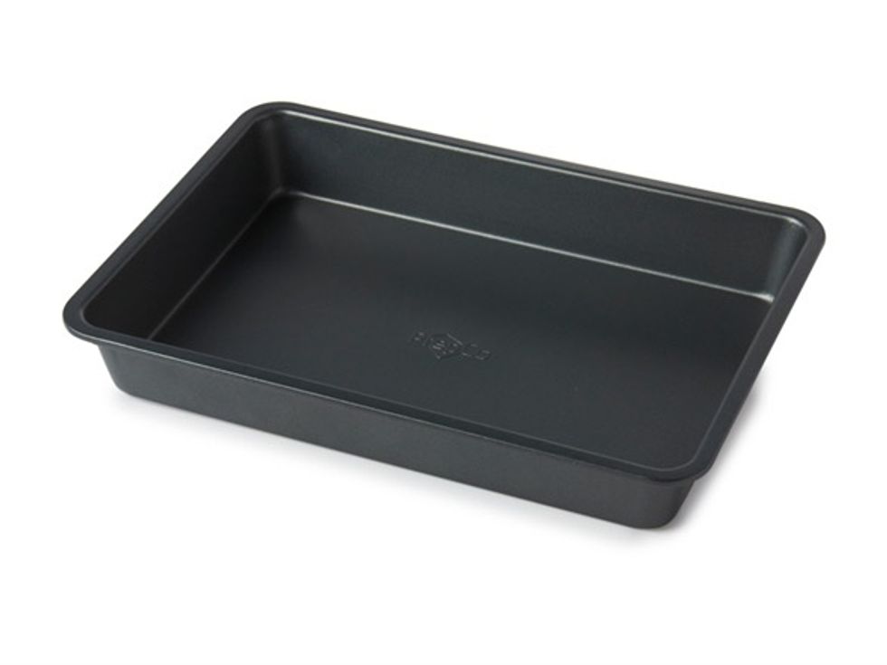 Rectangular baking pan I can use a rectangular pan for baking treats for a snack Used for baking treats and other pastries