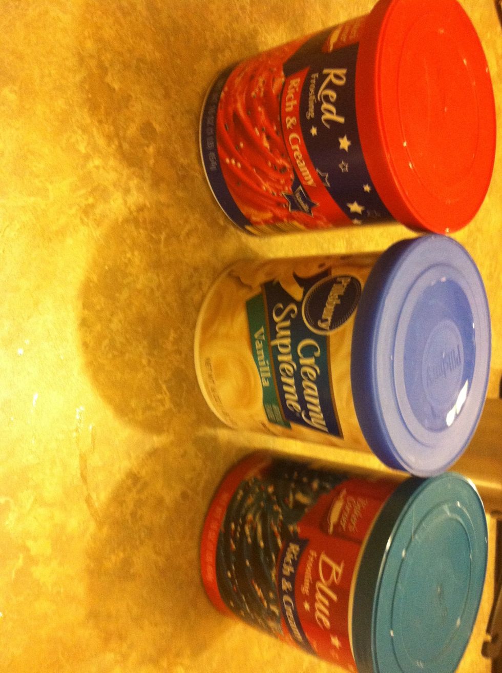 Red, white and blue frosting!!  Aldi's is my friend!!
