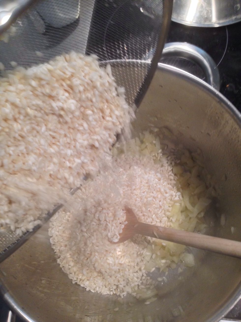 Reis dazugeben und unter R\u00fchren glasieren.