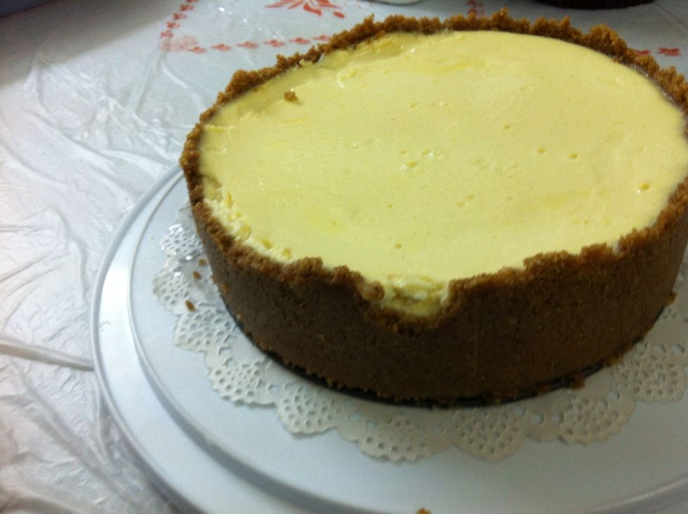 Release the cheesecake from the springform pan, set onto a serving plate