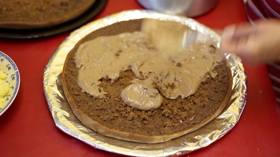 Remember our day and night cake (see the guide), well similar concept here but more radioactive look and it is literally looks inside out. Cover your first layer with your choc cream custard.