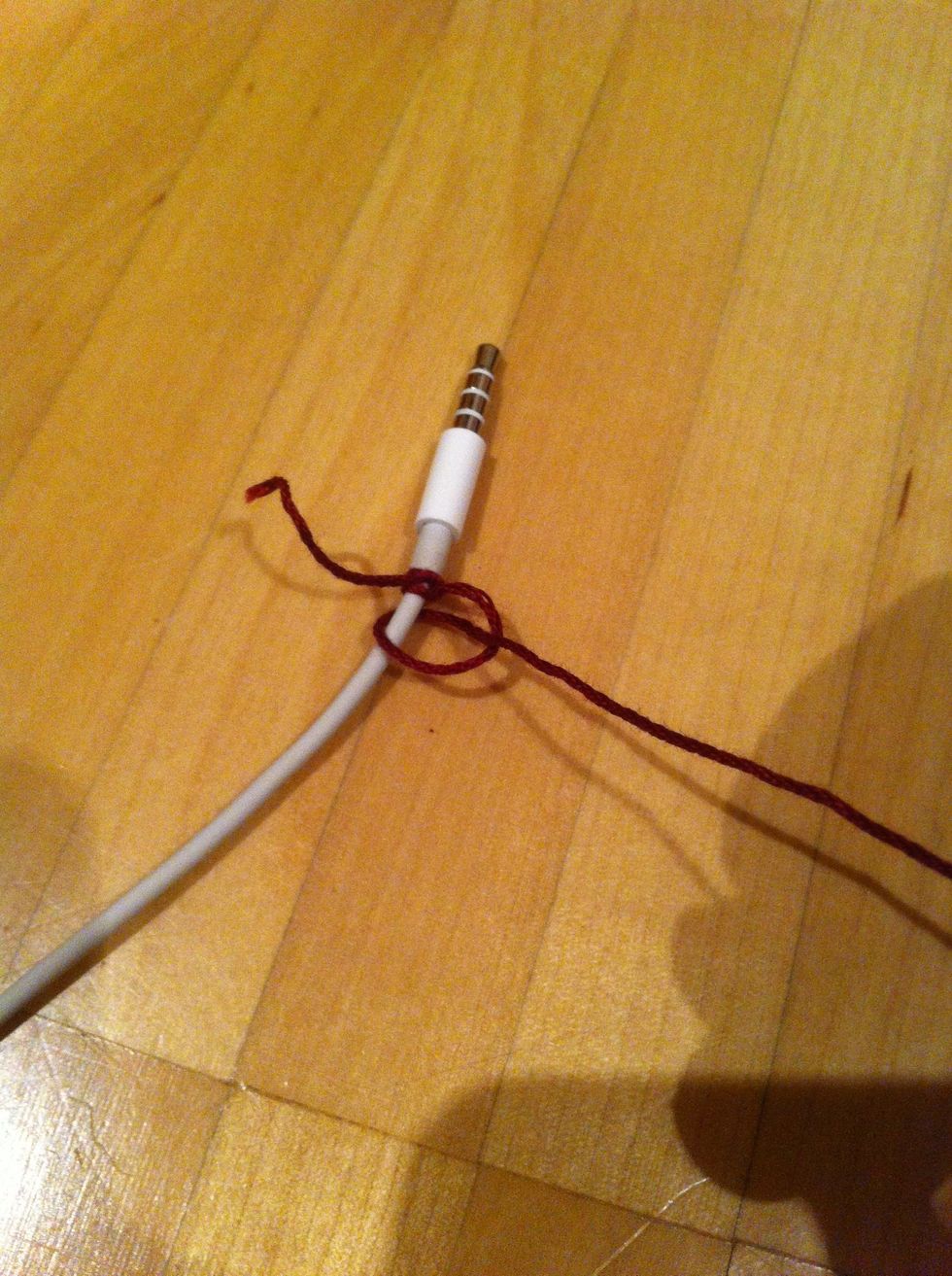 Remember to always do the loop through which you pull the thread on the same side. Otherwise...