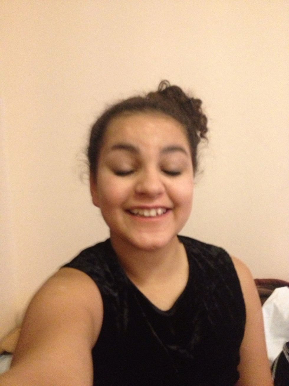 Remember to apply foundation to the top of your eyes.