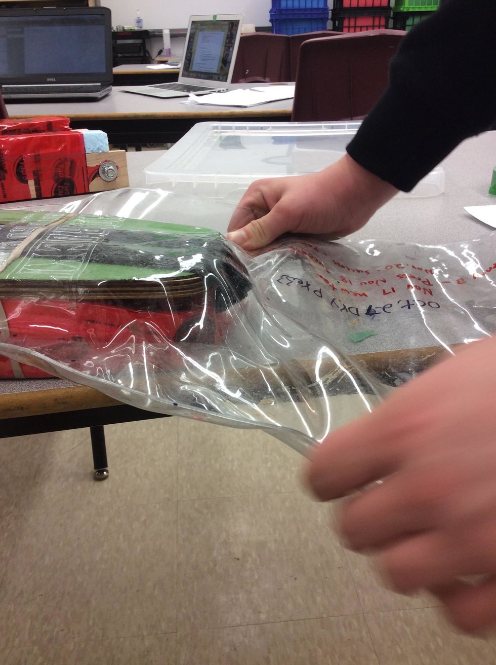 Remove air until the pump makes a clicking sound.