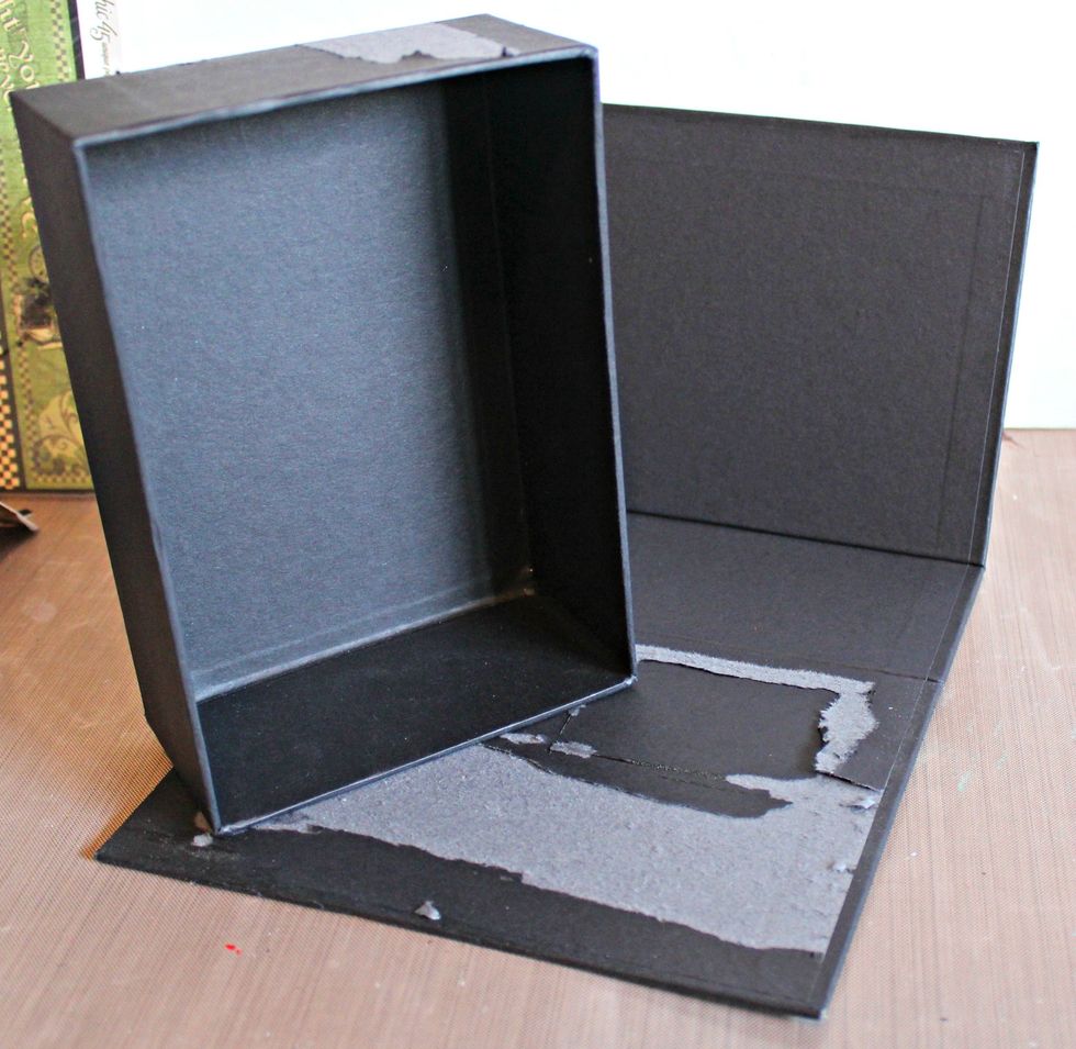 Remove box from lids.