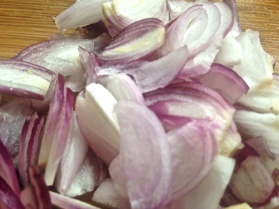 Remove from the salt water and slice the shallots VERY THINLY.