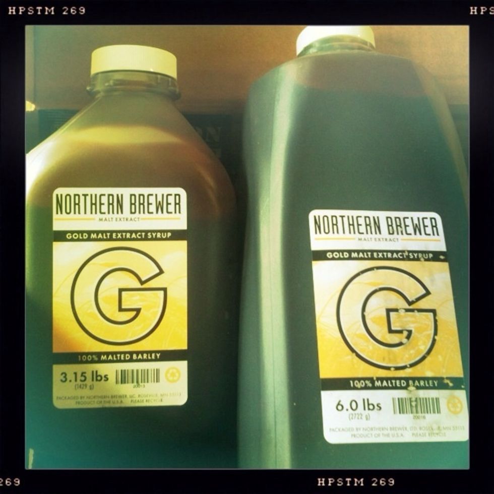 Remove kettle from the heat to add malt syrup.