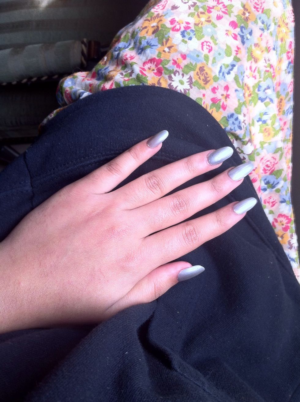 remove previous nailpolish :)