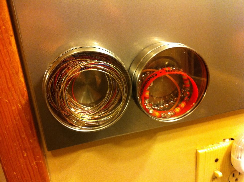 Remove "spice" picture, place lid on container and hang.