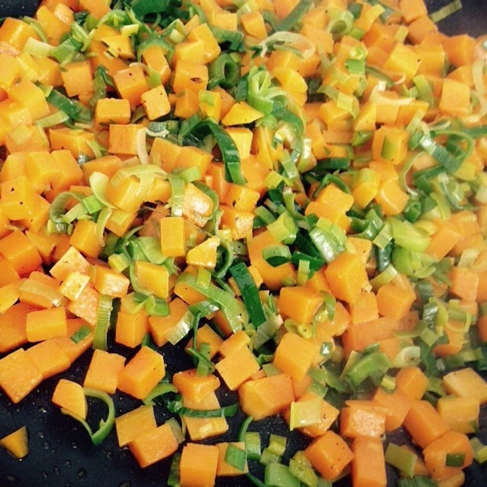 Remove the lid, add some more oil and saut\u00e9 for few minutes