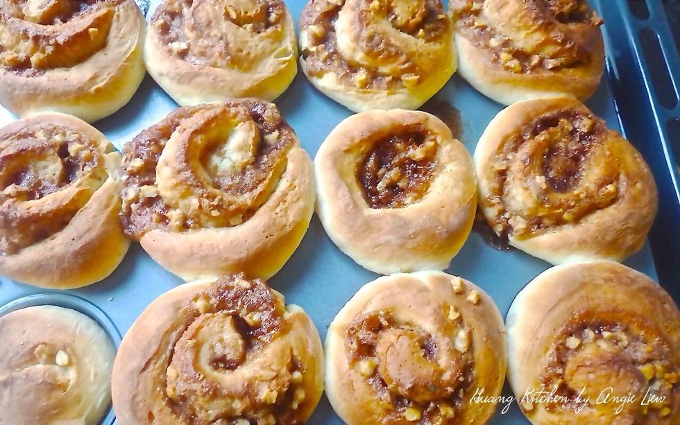 Remove the muffin pan from the oven to cool on wire rack, about 5 minutes.
