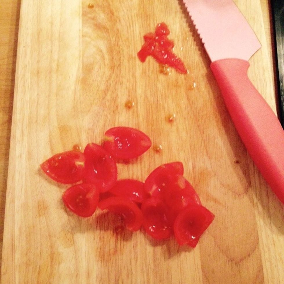Remove the seeds from the cherry tomatoes and chop them in small pieces.