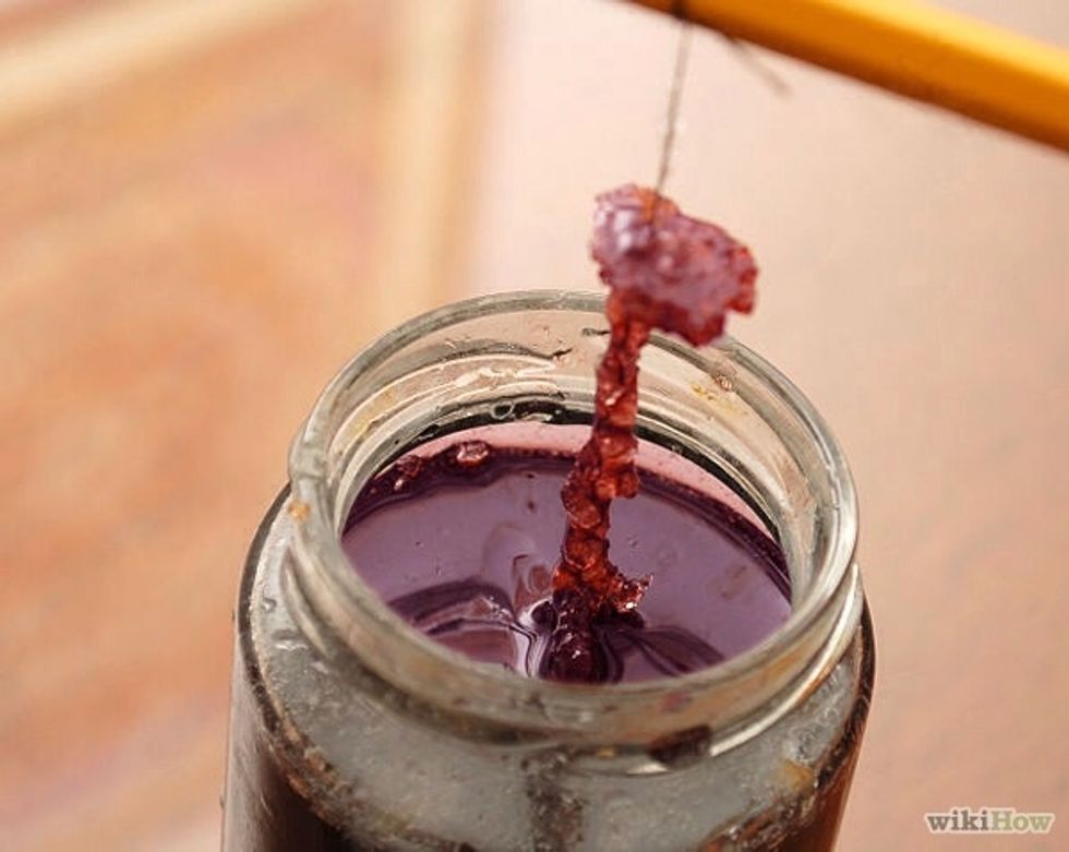 Remove the string from the glass and let dry.