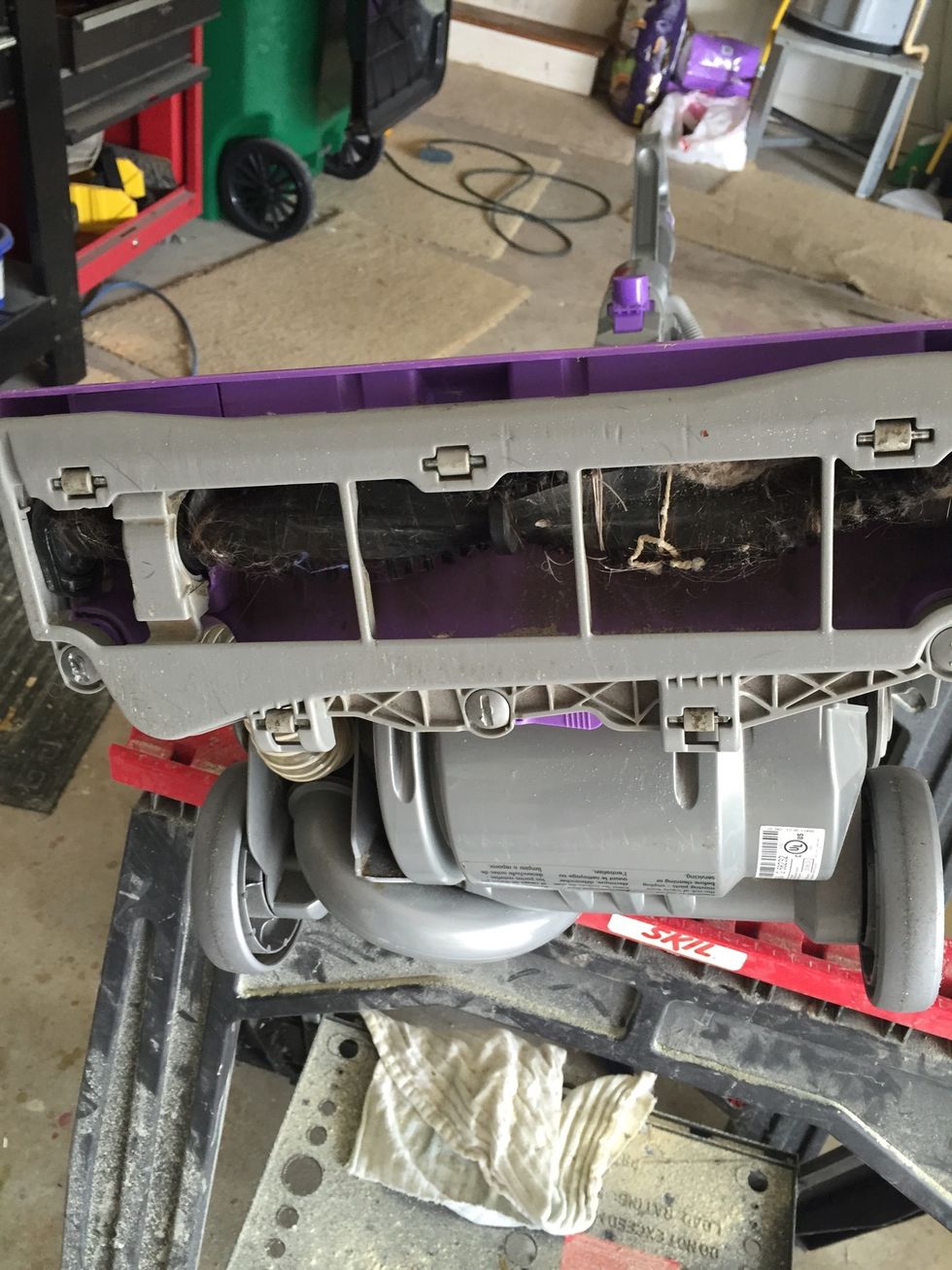 How to replace a dyson beater bar B+C Guides