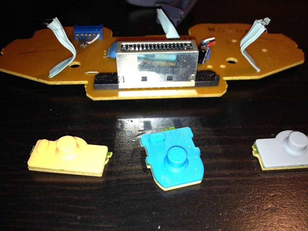 Remove these pieces from the electrical part of the controller.