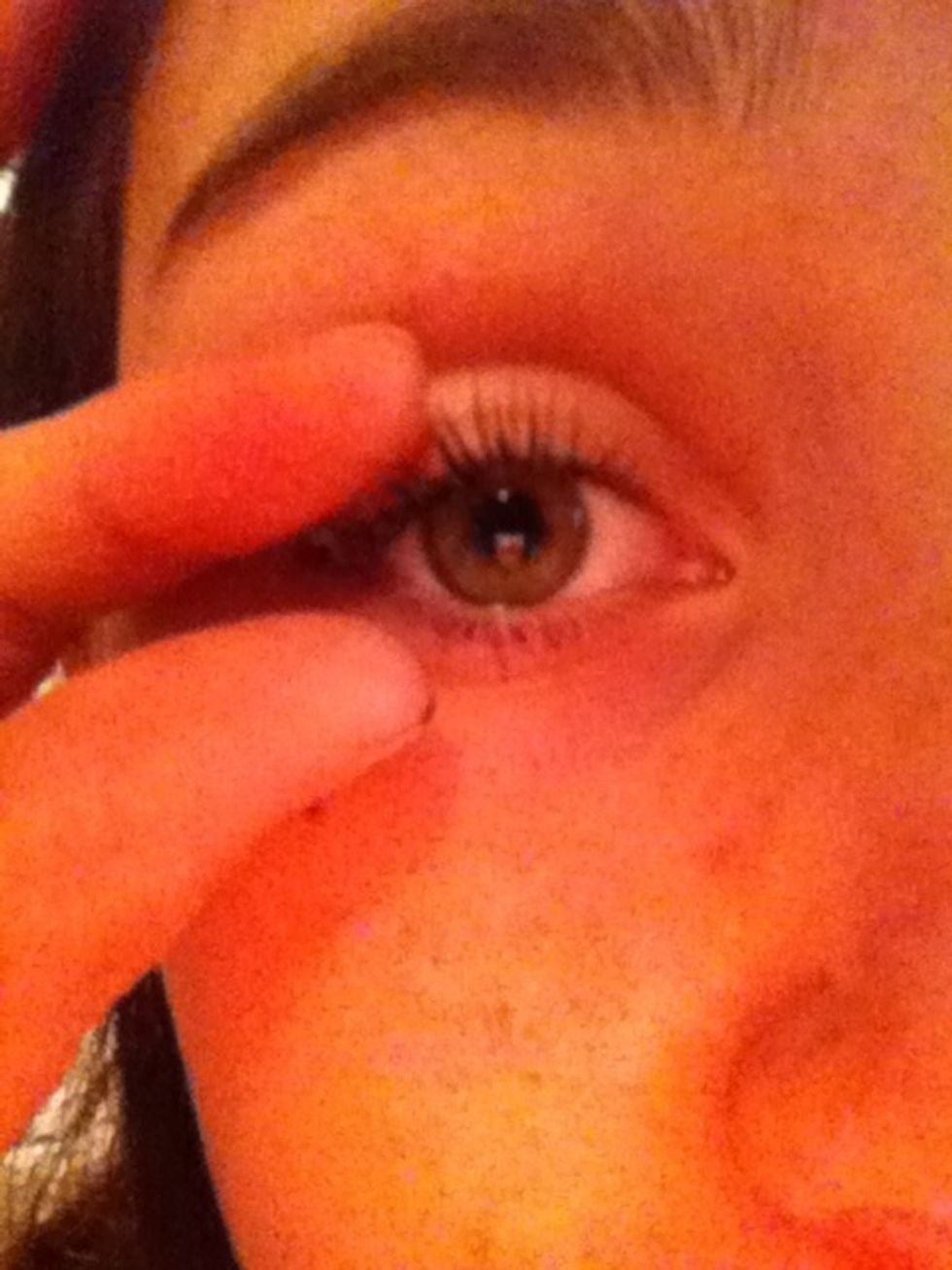 Remove with your fingers the white that is visible on your eye lashes