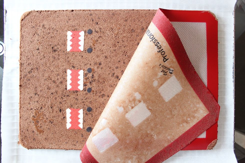 Remove your silicon mat.