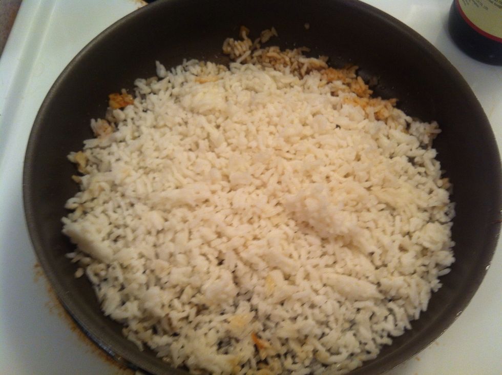 Removed the fish and bean sprout and add in the rice