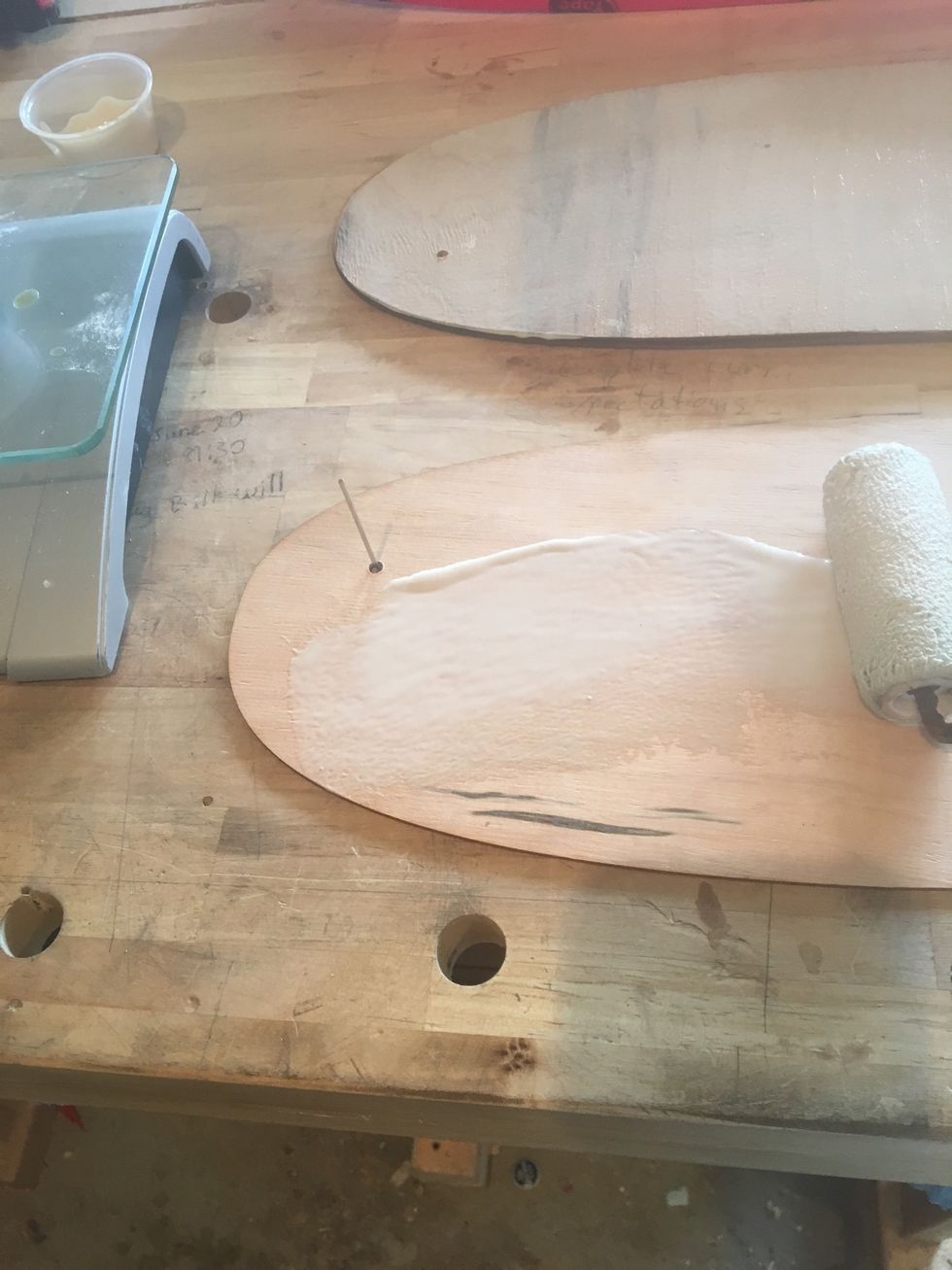 Repeat glue application for all interior surfaces.