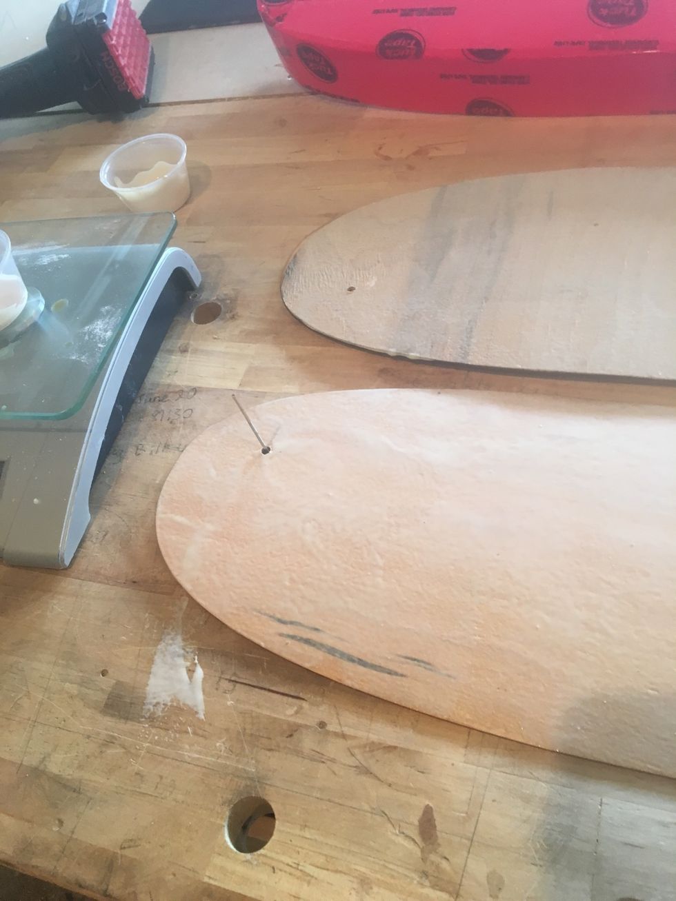 Repeat glue application for all interior surfaces.