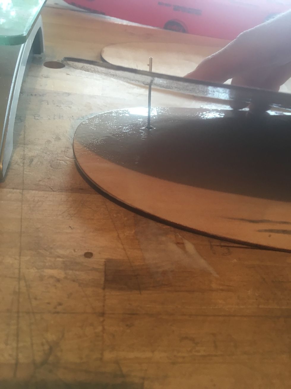 Repeat glue application for all interior surfaces.