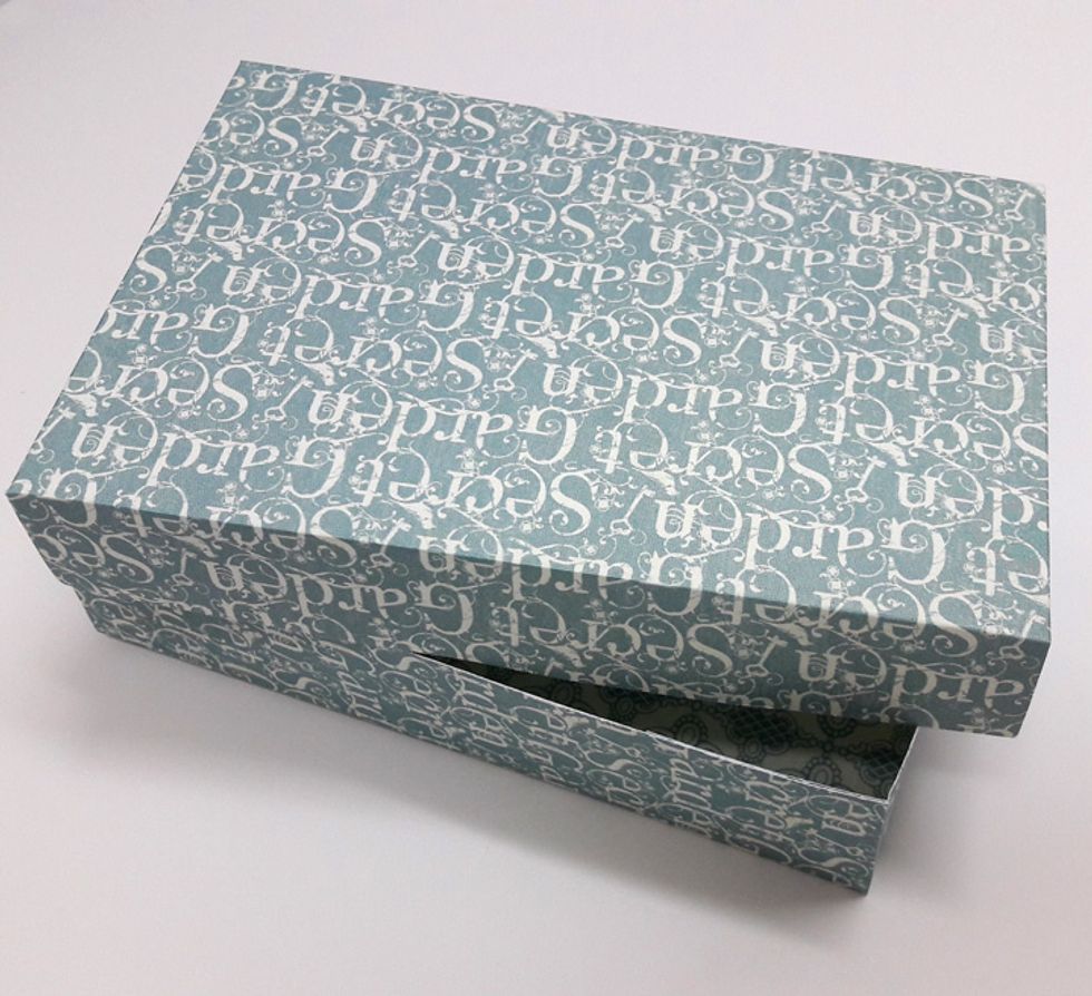 Repeat process with 6 1/4" x 8 1/4" square. Score on 1" and 5 1/4" rotate 90 degrees and score on 1" and 7 1/4". Attach corners to build box.