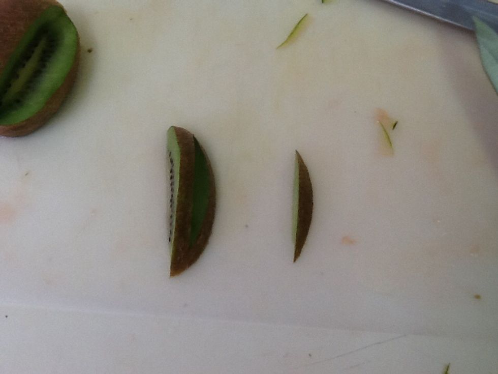 Repeat step 15, this time going over just a tiny bit. For the kiwi swans you want them to have less wing sections than the watermelon swan. I choose to have 2 sections.