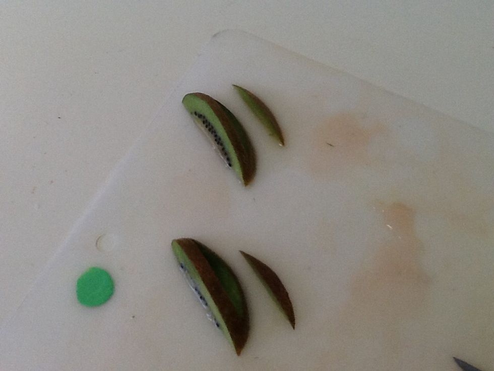 Repeat steps 15&16 for the other side of the kiwi.